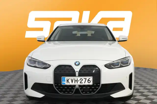 Valkoinen Sedan, BMW i4 – KVH-276