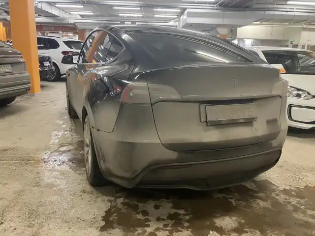 Musta Maastoauto, Tesla Model Y – KVJ-115