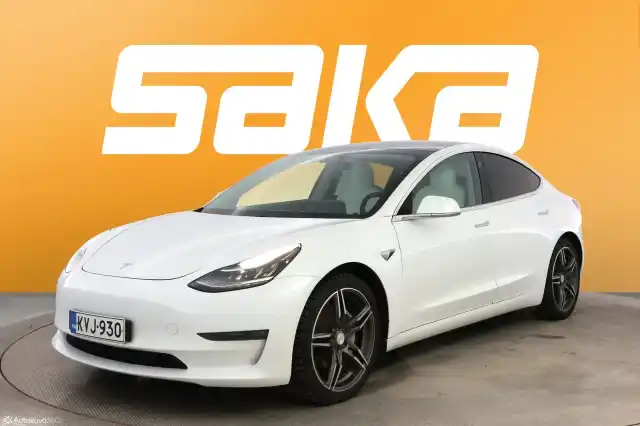 Valkoinen Sedan, Tesla Model 3 – KVJ-930