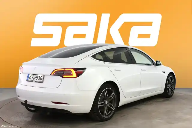 Valkoinen Sedan, Tesla Model 3 – KVJ-930