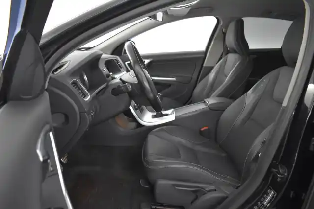 Musta Farmari, Volvo V60 – KVL-251