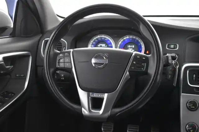 Musta Farmari, Volvo V60 – KVL-251