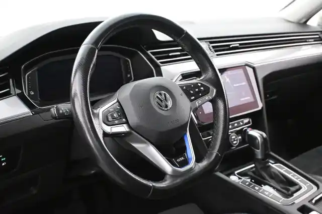 Ruskea Farmari, Volkswagen Passat – KVM-291