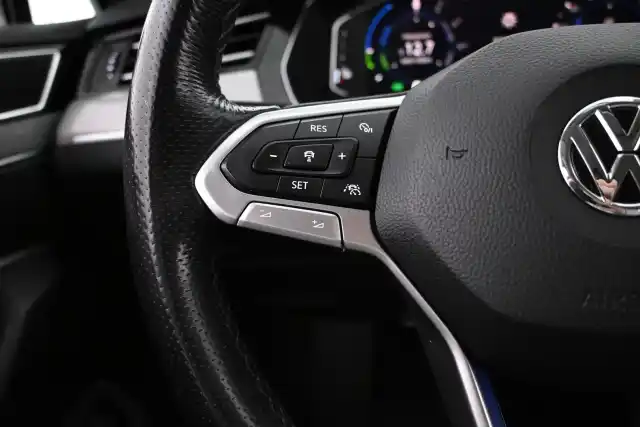 Ruskea Farmari, Volkswagen Passat – KVM-291