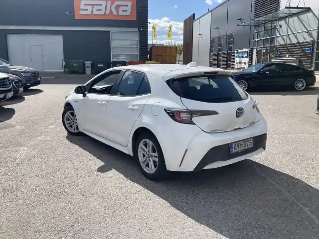 Valkoinen Viistoperä, Toyota Corolla – KVM-375
