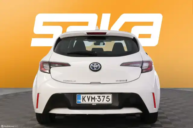 Valkoinen Viistoperä, Toyota Corolla – KVM-375