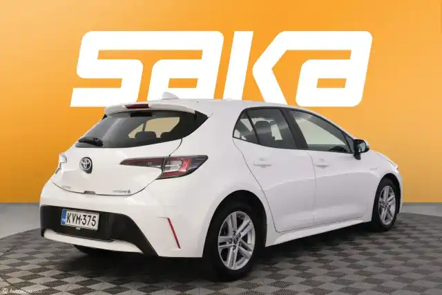 Valkoinen Viistoperä, Toyota Corolla – KVM-375