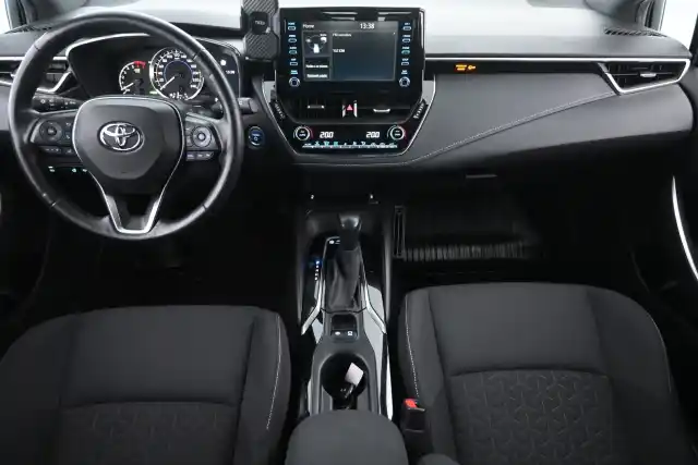 Valkoinen Viistoperä, Toyota Corolla – KVM-375
