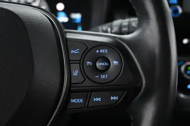 Valkoinen Viistoperä, Toyota Corolla – KVM-375