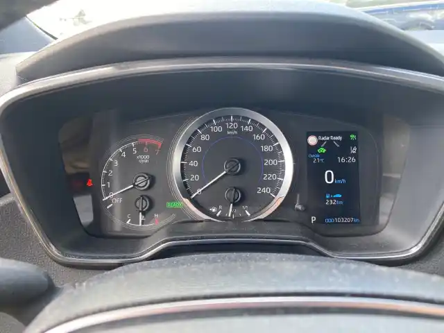 Valkoinen Viistoperä, Toyota Corolla – KVM-375