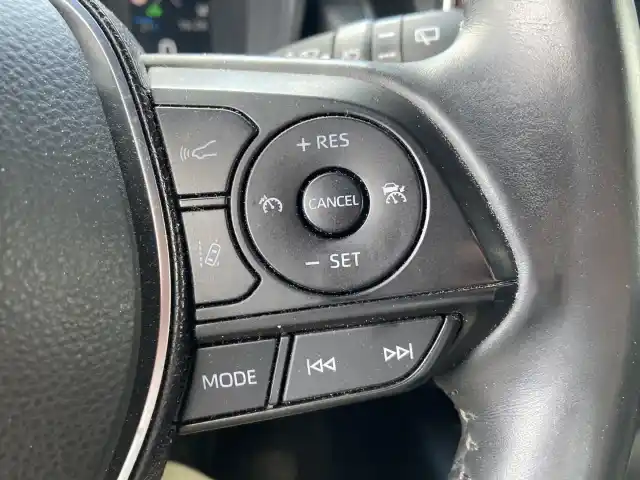 Valkoinen Viistoperä, Toyota Corolla – KVM-375