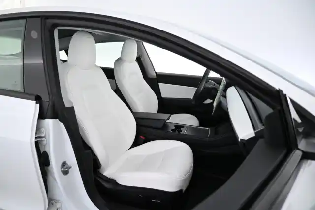 Valkoinen Sedan, Tesla Model 3 – KVN-530