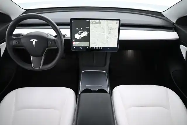 Valkoinen Sedan, Tesla Model 3 – KVN-530