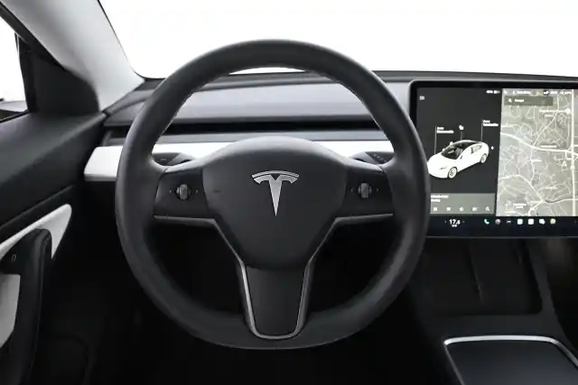 Valkoinen Sedan, Tesla Model 3 – KVN-530