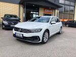 Valkoinen Farmari, Volkswagen Passat – KVO-807, kuva 1