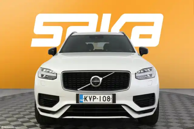 Valkoinen Maastoauto, Volvo XC90 – KVP-108