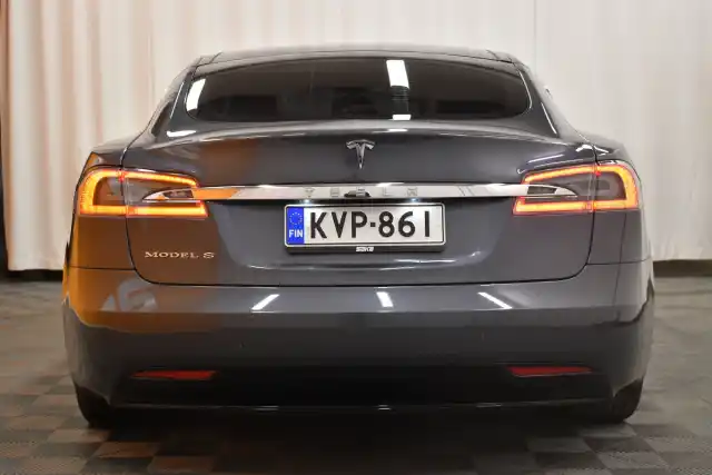 Harmaa Sedan, Tesla Model S – KVP-861