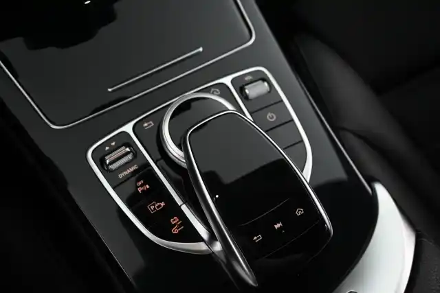 Musta Farmari, Mercedes-Benz C – KVR-316