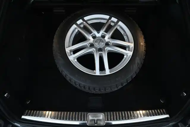 Musta Farmari, Mercedes-Benz C – KVR-316