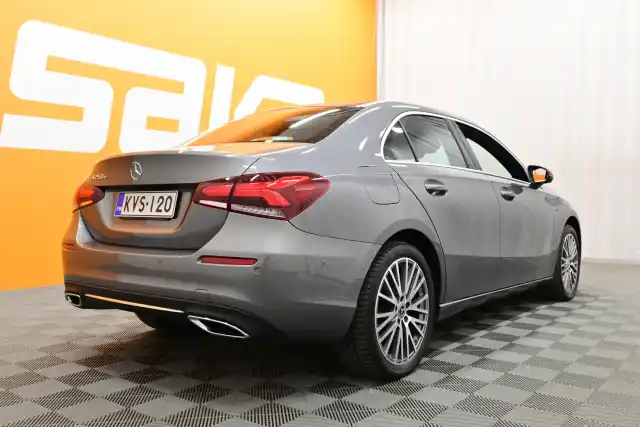 Violetti Sedan, Mercedes-Benz A – KVS-120