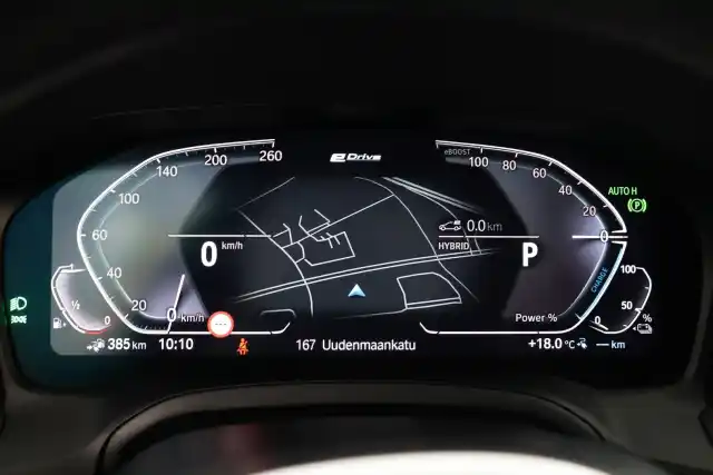Musta Farmari, BMW 330 – KVU-642
