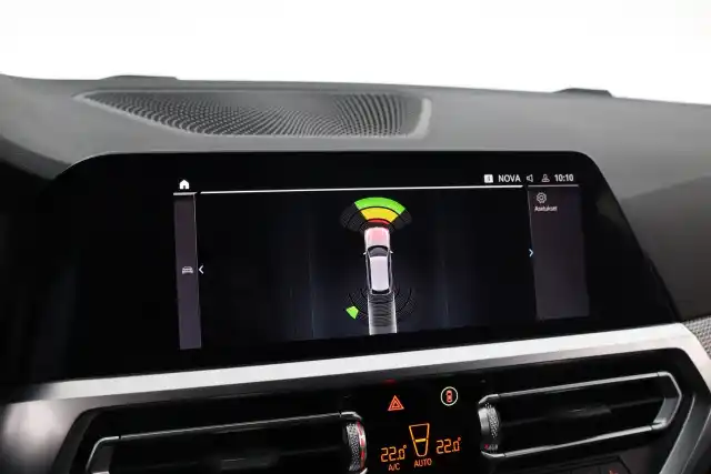 Musta Farmari, BMW 330 – KVU-642