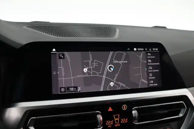 Musta Farmari, BMW 330 – KVU-642