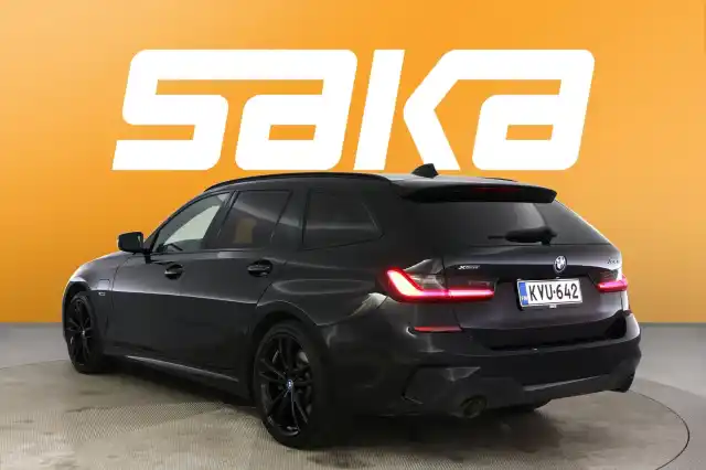 Musta Farmari, BMW 330 – KVU-642