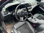 Musta Farmari, BMW 330 – KVU-642, kuva 2