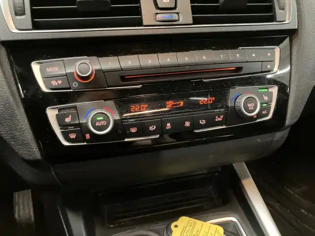 Valkoinen Viistoperä, BMW 120 – KVU-964