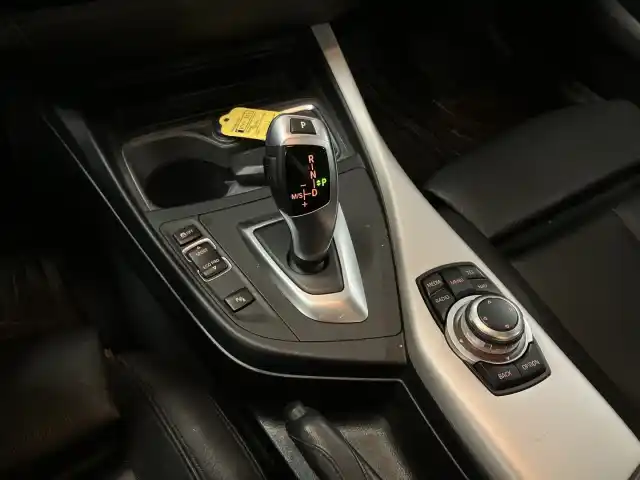 Valkoinen Viistoperä, BMW 120 – KVU-964