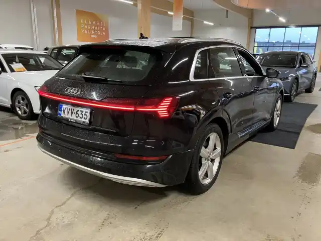 Musta Farmari, Audi e-tron – KVV-635