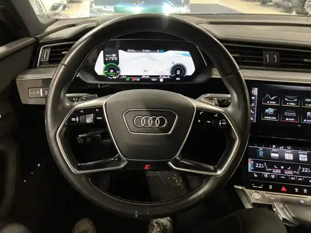 Musta Farmari, Audi e-tron – KVV-635