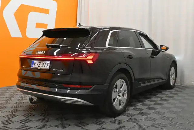 Musta Maastoauto, Audi e-tron – KVZ-977