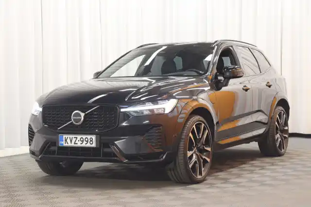 Musta Maastoauto, Volvo XC60 – KVZ-998