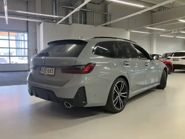  Farmari, BMW 330 – KXE-683