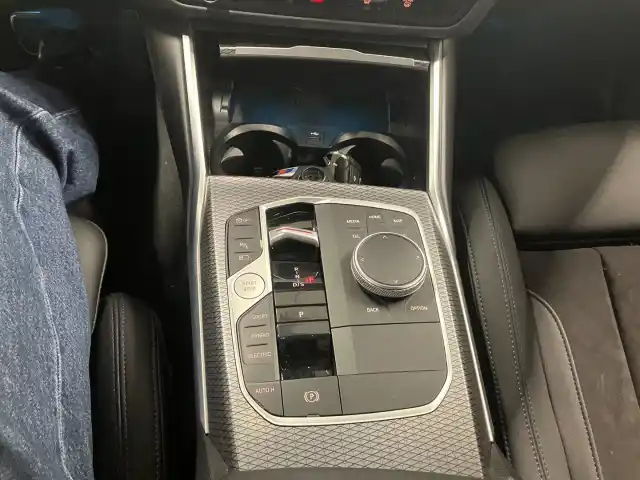  Farmari, BMW 330 – KXE-683