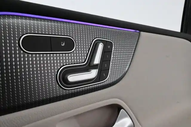 Musta Maastoauto, Mercedes-Benz EQB – KXH-254