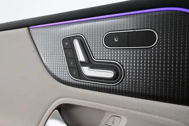 Musta Maastoauto, Mercedes-Benz EQB – KXH-254