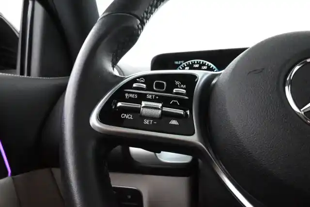 Musta Maastoauto, Mercedes-Benz EQB – KXH-254