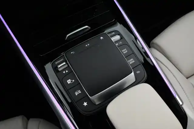 Musta Maastoauto, Mercedes-Benz EQB – KXH-254