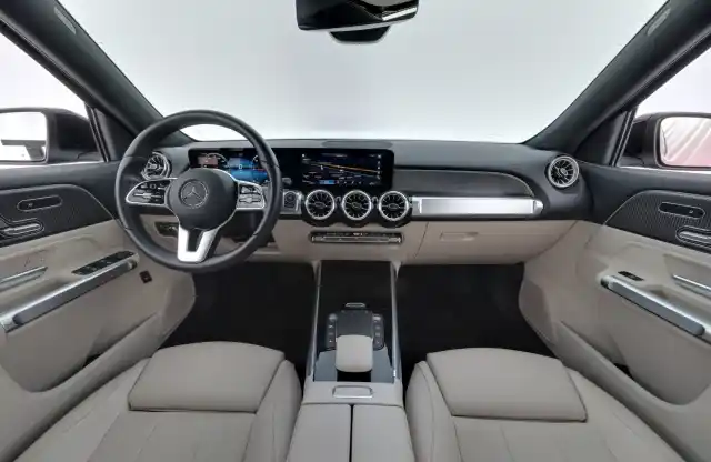 Musta Maastoauto, Mercedes-Benz EQB – KXH-254