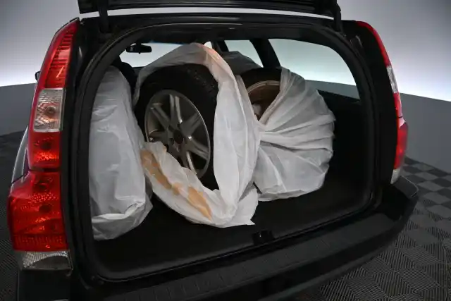 Musta Farmari, Volvo V70 – LBI-362