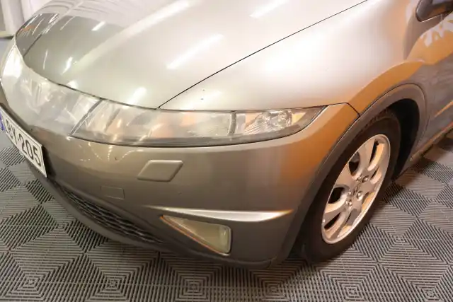 Harmaa Viistoperä, Honda Civic – LBY-205