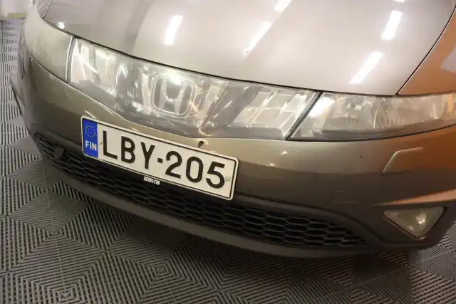 Harmaa Viistoperä, Honda Civic – LBY-205