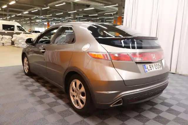 Harmaa Viistoperä, Honda Civic – LBY-205