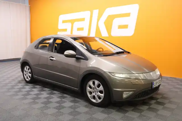 Harmaa Viistoperä, Honda Civic – LBY-205