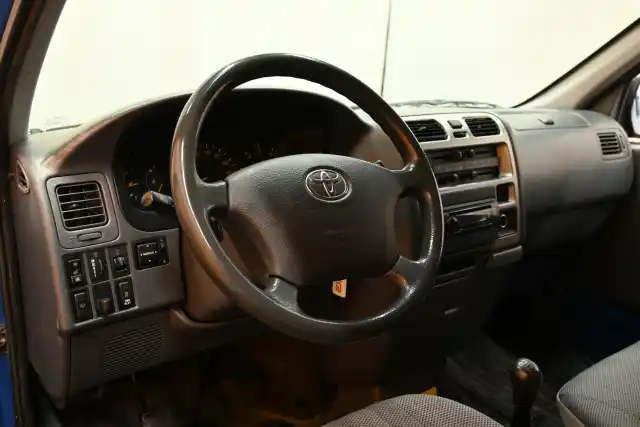 Sininen Pakettiauto, Toyota Hiace – LCZ-552