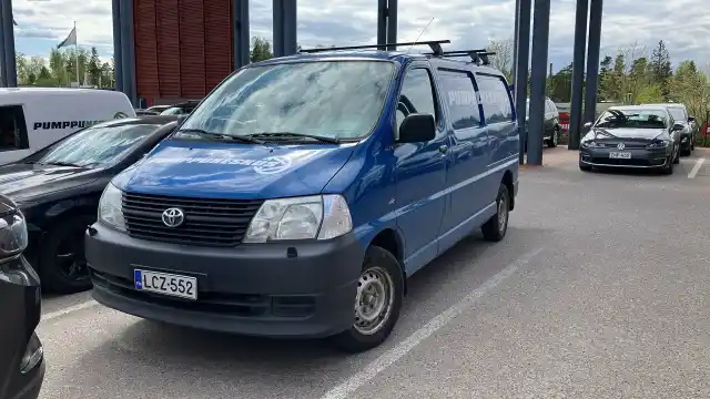 Sininen Pakettiauto, Toyota Hiace – LCZ-552