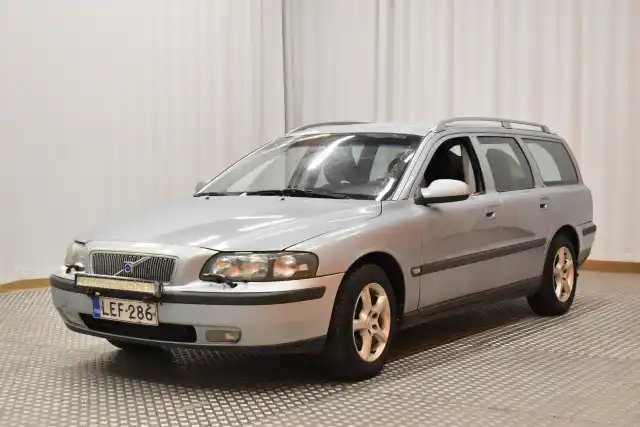 Sininen Farmari, Volvo V70 – LEF-286